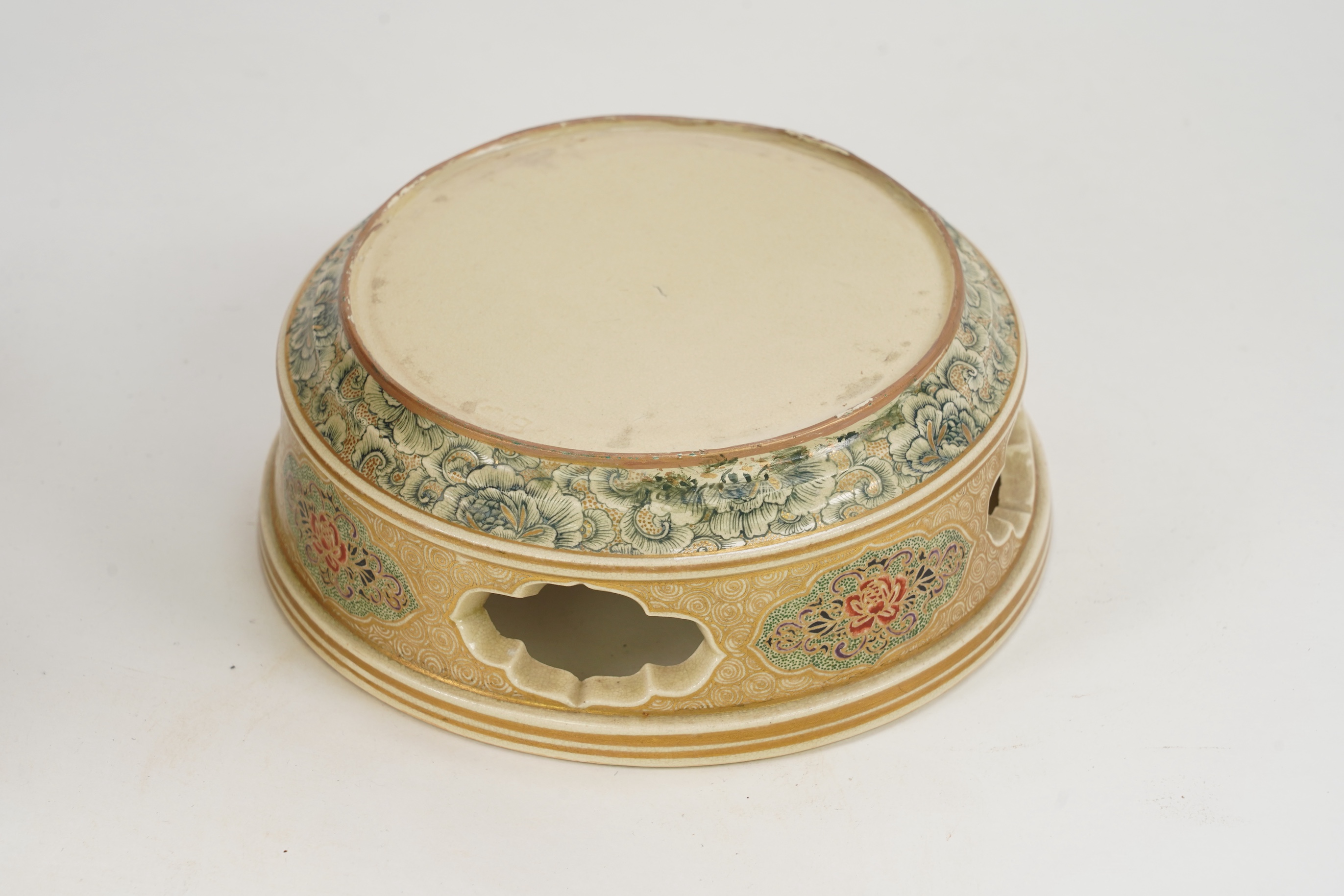 A large Japanese Satsuma vase and stand, by Kinkozan, Meiji period